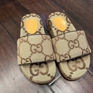 Gucci slides brand new size 5